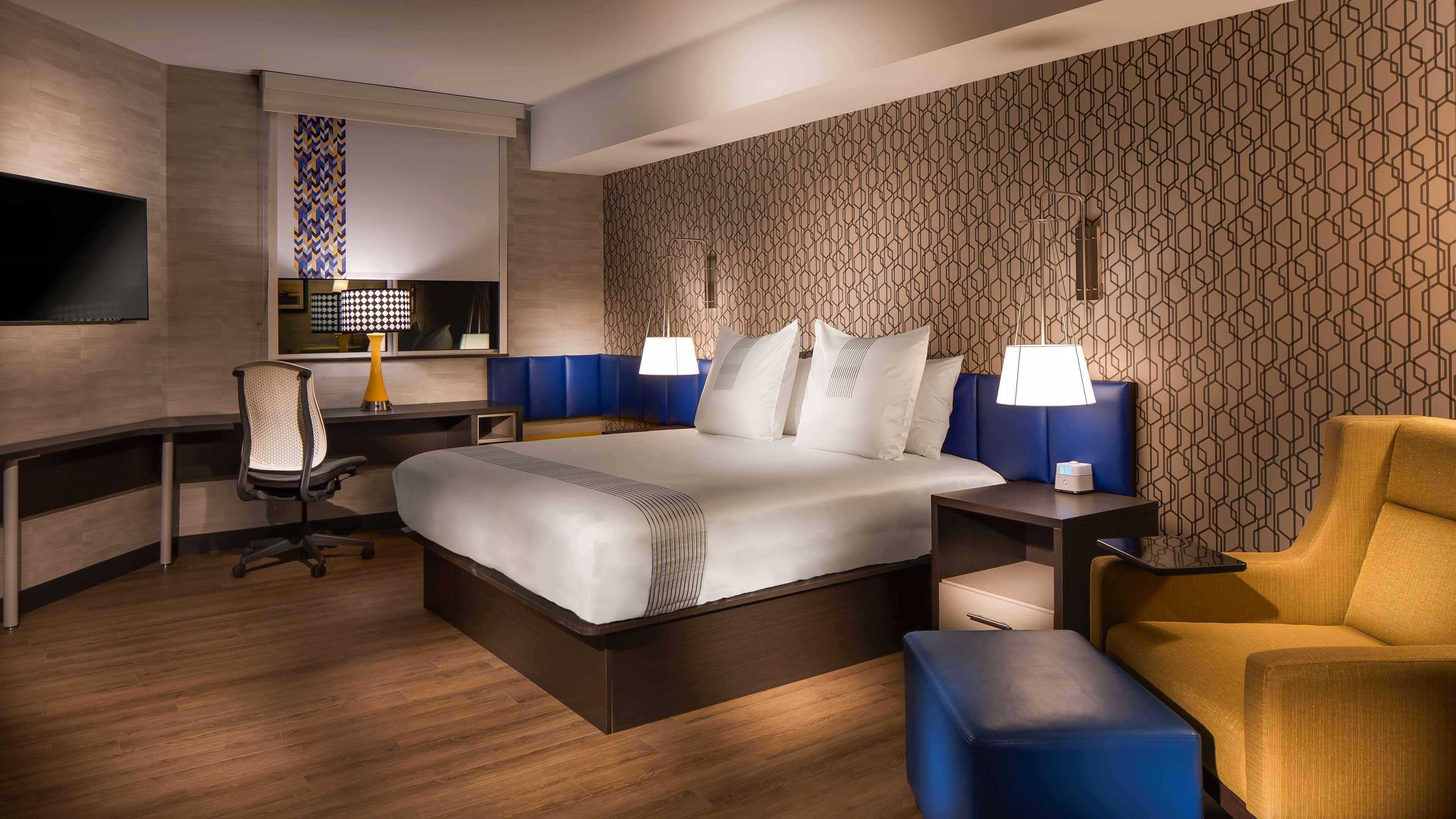 Glo Best Western Kanata Ottawa West Exterior photo