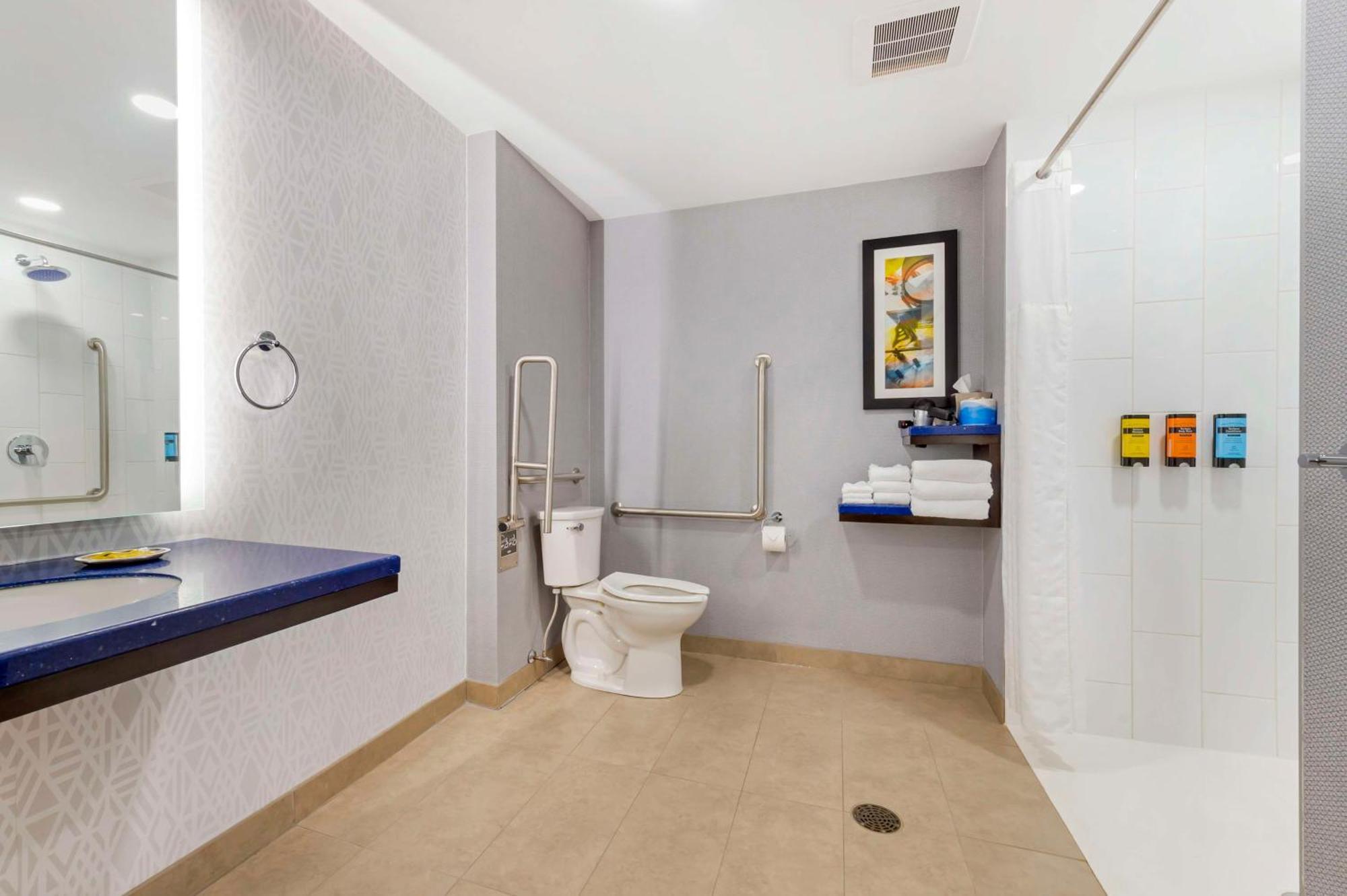 Glo Best Western Kanata Ottawa West Exterior photo