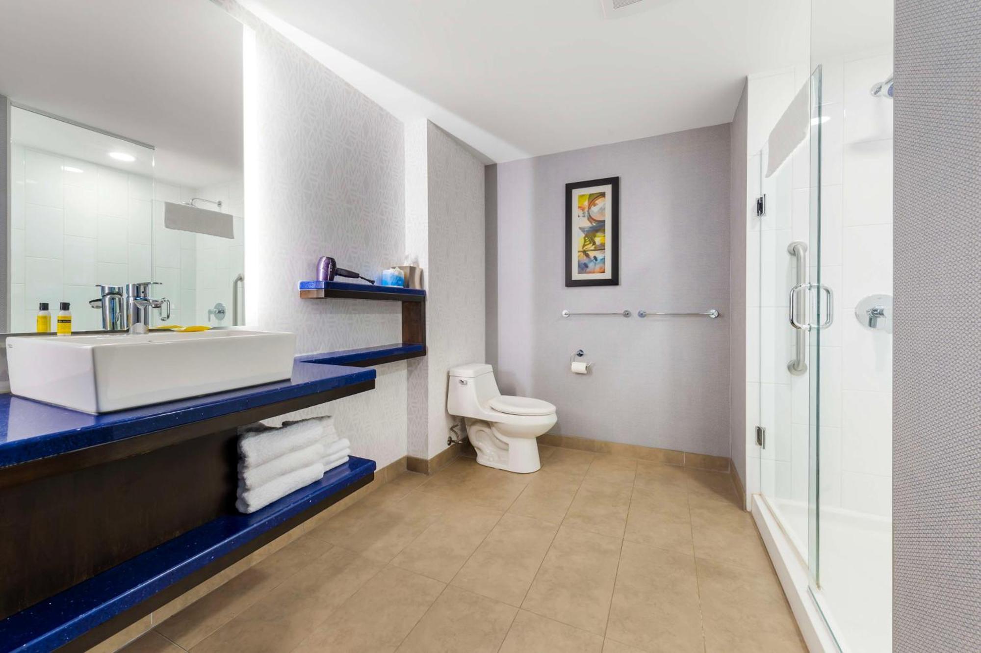 Glo Best Western Kanata Ottawa West Exterior photo