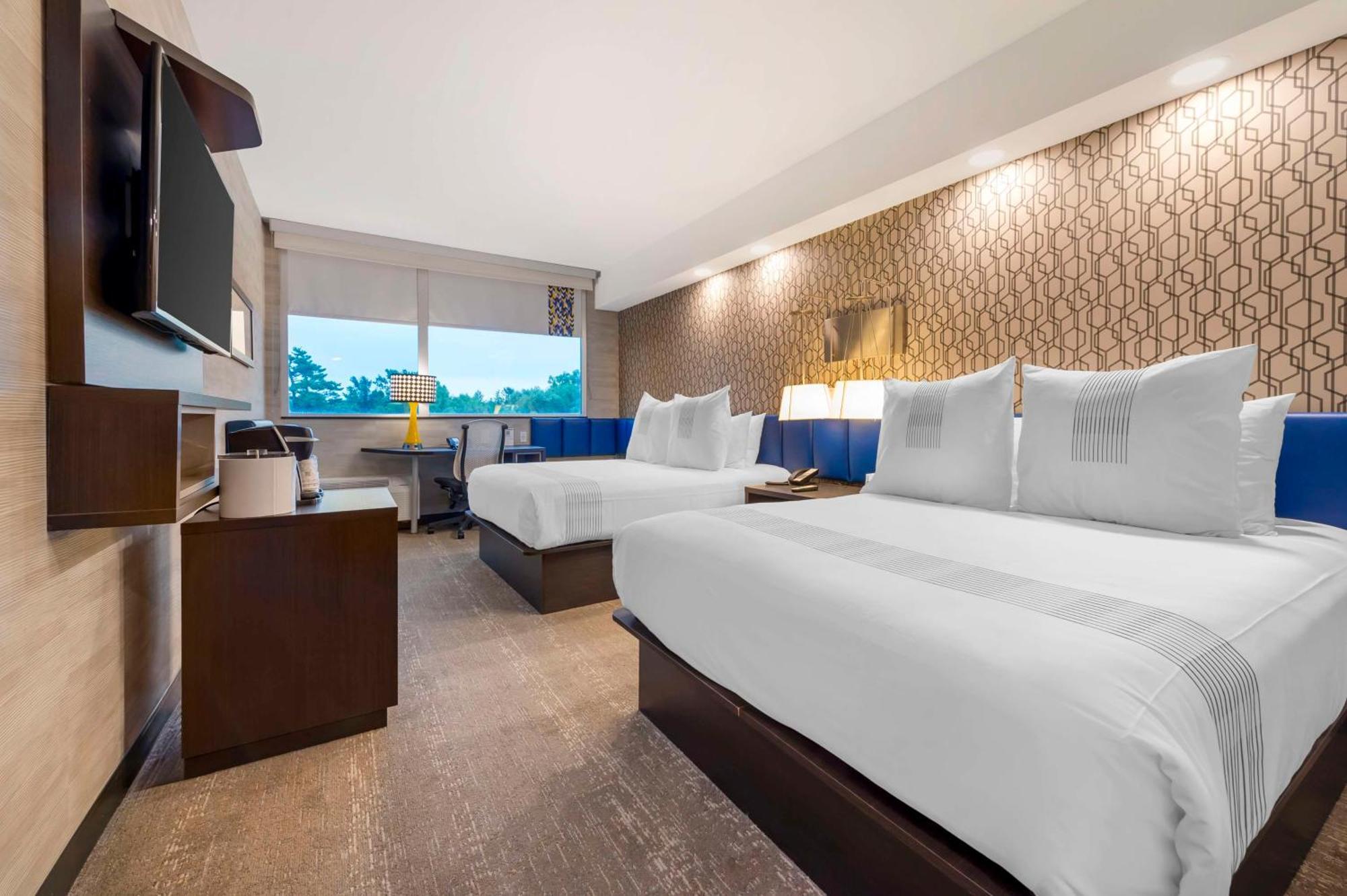 Glo Best Western Kanata Ottawa West Exterior photo